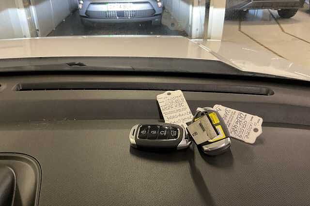 Hyundai INSTER 85kW 02 49kWh 5dr Auto White