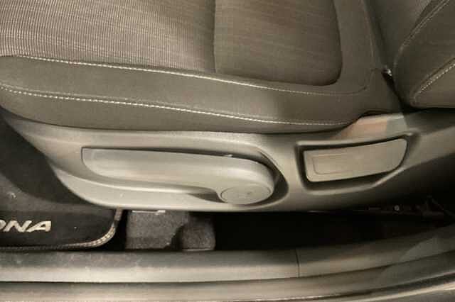 Hyundai KONA 1.6 GDi Hybrid Premium 5dr DCT