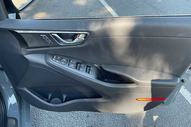 Hyundai IONIQ 100kW Premium SE 38kWh 5dr Auto