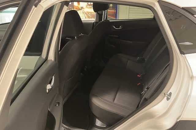 Hyundai KONA 1.6 GDi Hybrid Premium 5dr DCT White