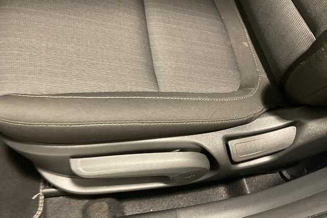Hyundai KONA 1.6 GDi Hybrid Premium 5dr DCT White