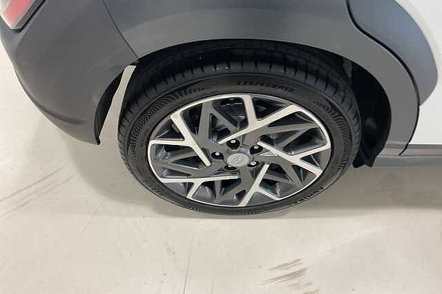 Hyundai KONA 1.6 GDi Hybrid Premium 5dr DCT White