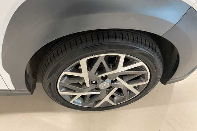 Hyundai KONA 1.6 GDi Hybrid Premium 5dr DCT White