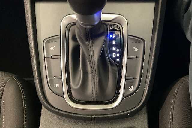 Hyundai KONA 1.6 GDi Hybrid Premium 5dr DCT White