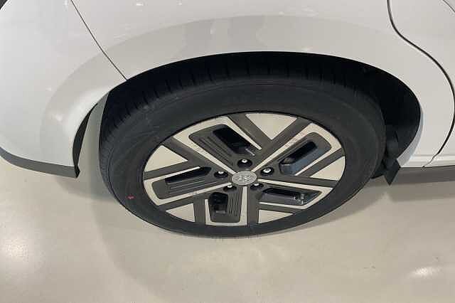 Hyundai KONA 150kW Premium 64kWh 5dr Auto White