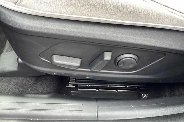 Hyundai TUCSON 1.6T Plug-in Hybrid Ultimate 5dr Auto Black
