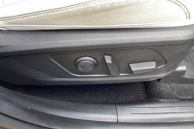 Hyundai TUCSON 1.6T Plug-in Hybrid Ultimate 5dr Auto Black