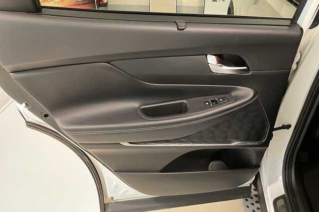 Hyundai SANTA FE 1.6 TGDi Plug-in Hybrid Ultimate 5dr 4WD Auto