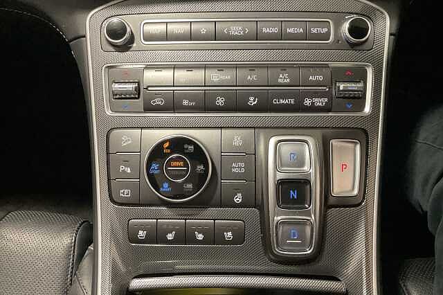 Hyundai SANTA FE 1.6 TGDi Plug-in Hybrid Ultimate 5dr 4WD Auto