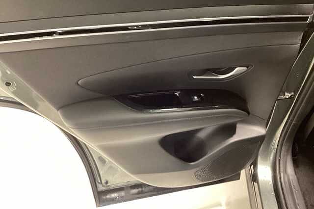 Hyundai TUCSON 1.6 TGDi Plug-in Hybrid Premium 5dr 4WD Auto