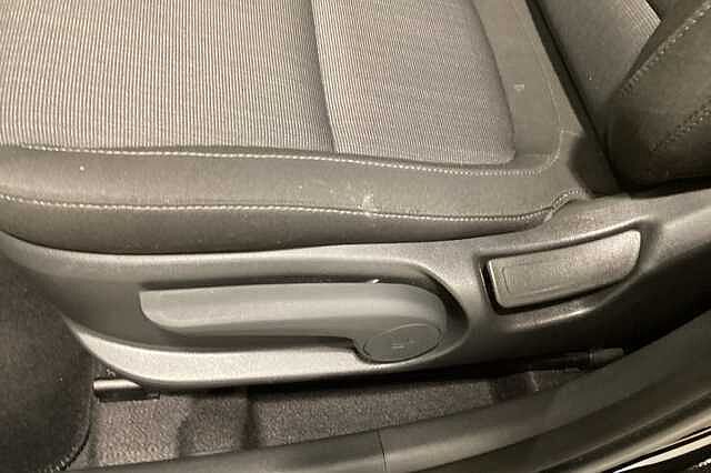 Hyundai KONA 1.6 GDi Hybrid SE Connect 5dr DCT Black