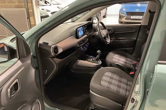 Hyundai i10 1.2 [79] Premium 5dr Auto [Nav]