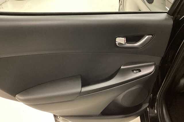 Hyundai KONA 1.6 GDi Hybrid SE Connect 5dr DCT Black