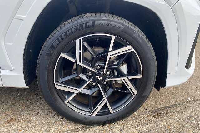 Hyundai TUCSON 1.6T Hybrid N Line 5dr Auto White