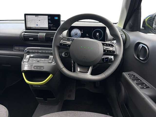 Hyundai INSTER 85kW Cross 49kWh 5dr Auto Pearl - Abyss black