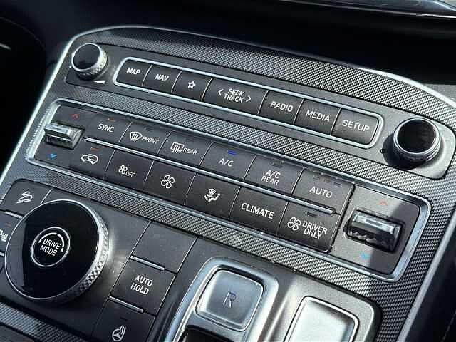 Hyundai SANTA FE 1.6 TGDi Hybrid Ultimate 5dr Auto arl - Abyss black