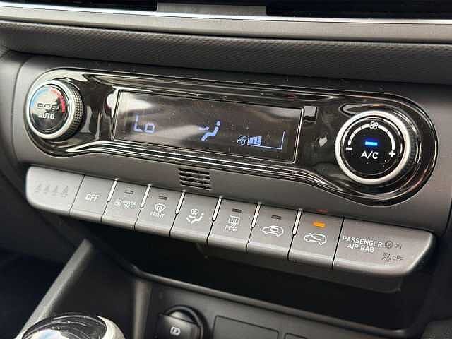 Hyundai KONA 1.6 GDi Hybrid Ultimate 5dr DCT Pearl - Pulse red