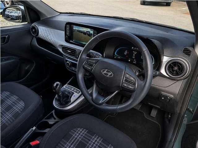 Hyundai i10 1.0 Premium Hatchback 5dr Petrol Auto Euro 6 (s/s) (63 ps)
