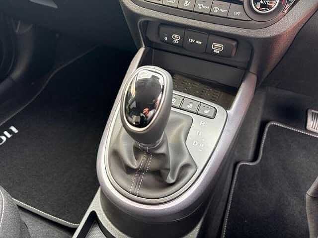 Hyundai i10 i10 1.2 Premium Hatchback 5dr Petrol Auto Euro 6 (s/s) (79 ps)