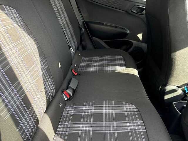 Hyundai i10 i10 1.2 Premium Hatchback 5dr Petrol Auto Euro 6 (s/s) (79 ps)