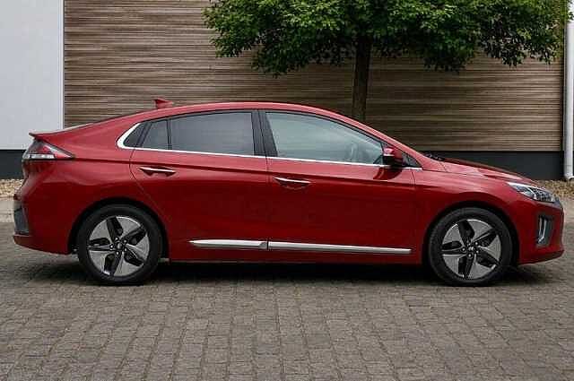 Hyundai IONIQ 1.6 h-GDi Premium SE Hatchback 5dr Petrol Hybrid DCT Euro 6 (s/s) (141 ps) Fiery Red