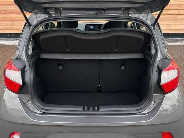 Hyundai i10 1.2 Premium Hatchback 5dr Petrol Manual Euro 6 (s/s) (84 ps)