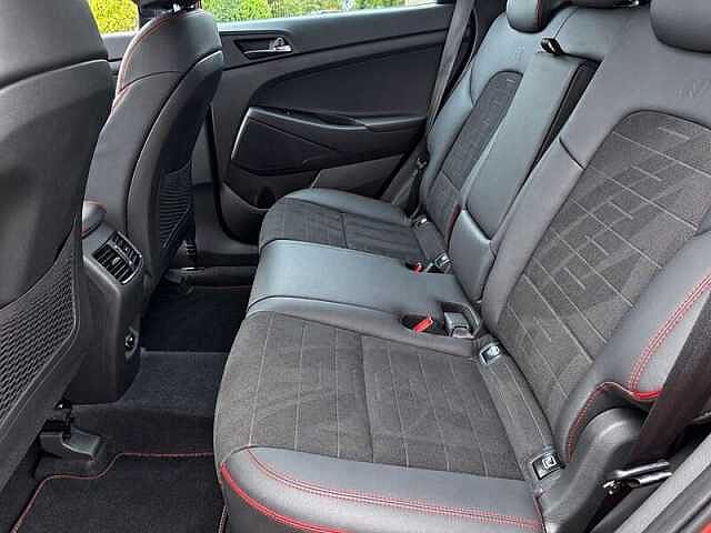 Hyundai TUCSON 1.6 GDi N Line SUV 5dr Petrol Manual Euro 6 (s/s) (132 ps) Engine Red