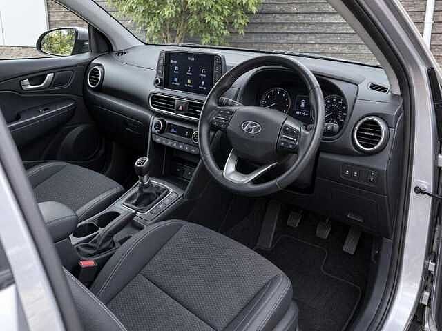 Hyundai KONA 1.0 T-GDi Premium SUV 5dr Petrol Manual Euro 6 (s/s) (120 ps) Lake Silver