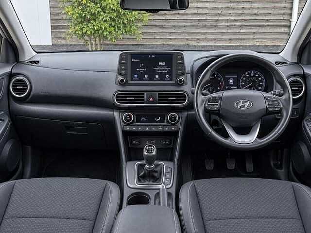 Hyundai KONA 1.0 T-GDi Premium SUV 5dr Petrol Manual Euro 6 (s/s) (120 ps) Lake Silver