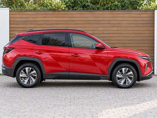 Hyundai TUCSON 1.6 h T-GDi SE Connect SUV 5dr Petrol Hybrid Auto Euro 6 (s/s) (230 ps) Engine Red