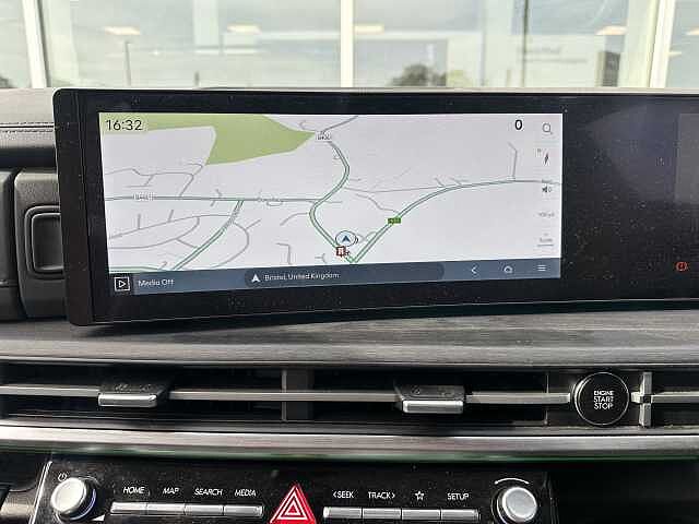 Hyundai SANTA FE 1.6 TGDi Plug-in Hybrid Ultimate 5dr 4WD Auto Cyber Sage