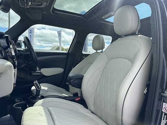 MINI Cooper Exclusive Auto 1.5 Cooper Exclusive 5dr Auto