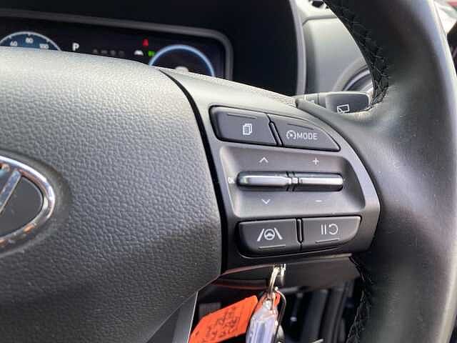 Hyundai KONA 1.6 GDi Hybrid SE Connect 5dr DCT Dark Knight