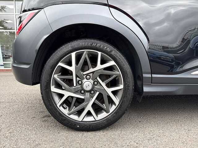 Hyundai KONA 1.6 GDi Hybrid Premium 5dr DCT Abyss Black