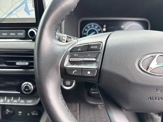 Hyundai KONA 1.6 GDi Hybrid Premium 5dr DCT Abyss Black