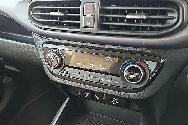 Hyundai I10 1.2 [79] Premium 5dr Auto [Nav] White