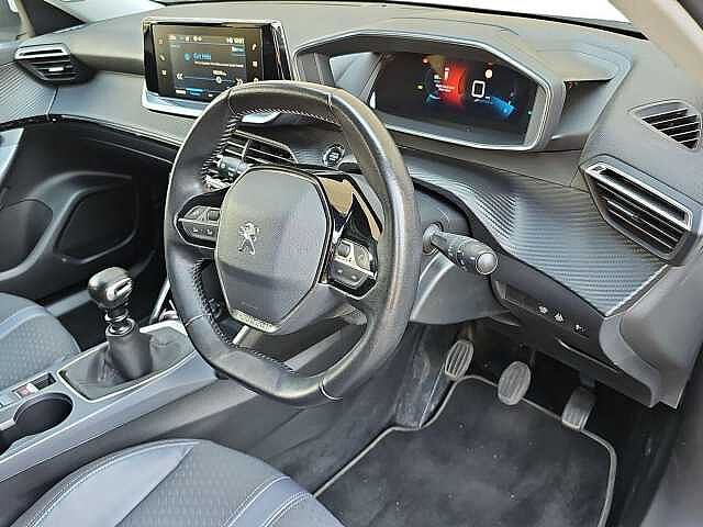 Peugeot 2008 1.2 PureTech 130 Allure 5dr