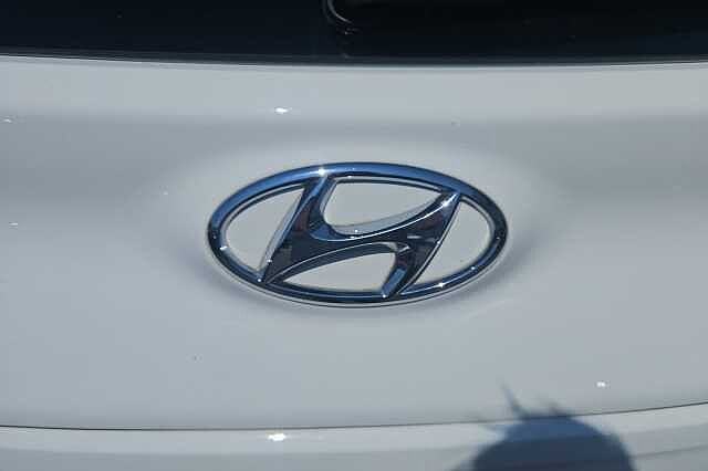 Hyundai KONA T-GDI N LINE MHEV Atlas White