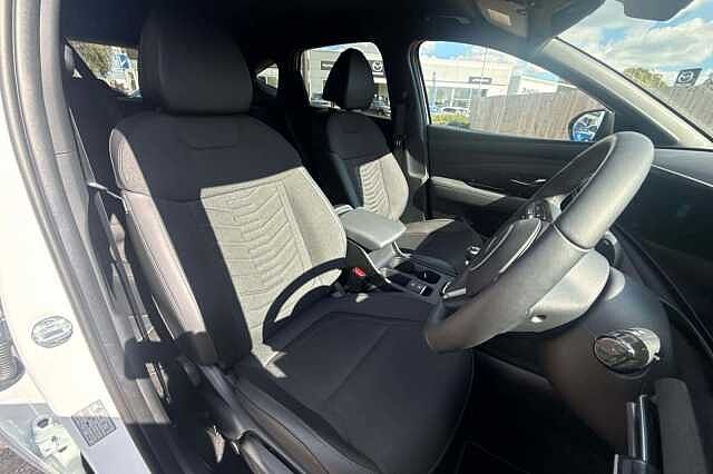 Hyundai TUCSON 1.6T 150 Black Line 5dr Atlas White
