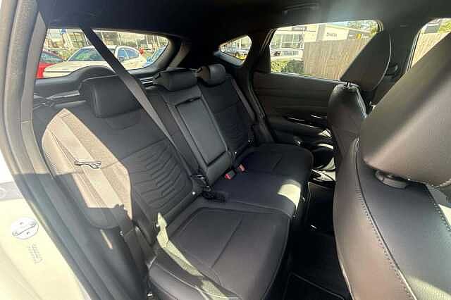 Hyundai TUCSON 1.6T 150 Black Line 5dr Atlas White