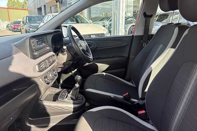Hyundai I10 1.0 MPi SE 5dr Dragon Red