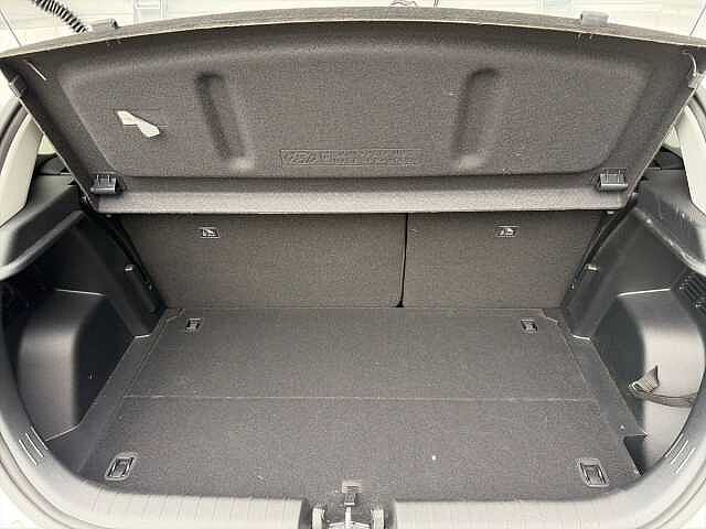 Hyundai I20 1.0 T-Gdi Tech Line Hatchback 5Dr Petrol Manual Euro 6 (S/S) (90 Ps) Solid - Atlas White