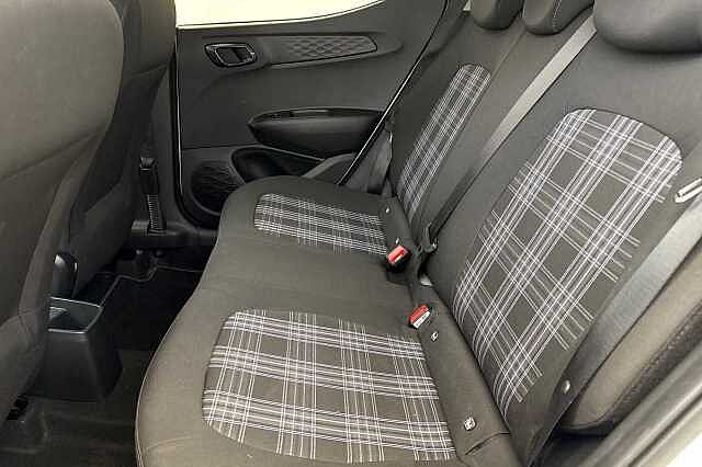 Hyundai I10 1.0 Premium Hatchback 5Dr Petrol Auto Euro 6 (S/S) (63 Ps) Atlas White