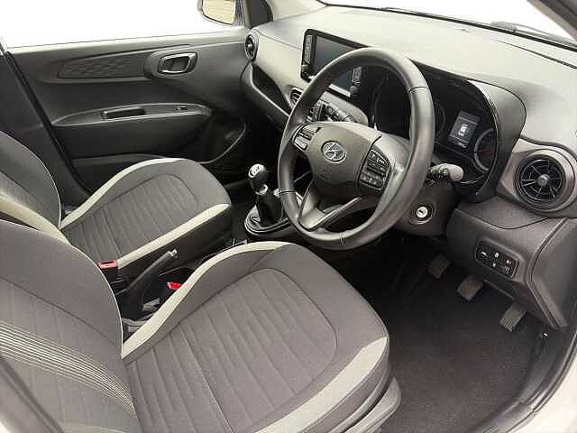 Hyundai I10 1.0 Se Connect Hatchback 5Dr Petrol Manual Euro 6 (S/S) (67 Ps) Atlas White