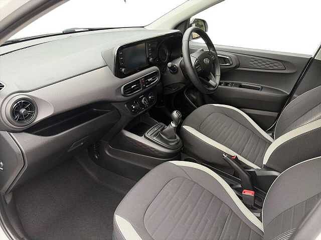 Hyundai I10 1.0 Se Connect Hatchback 5Dr Petrol Manual Euro 6 (S/S) (67 Ps) Atlas White
