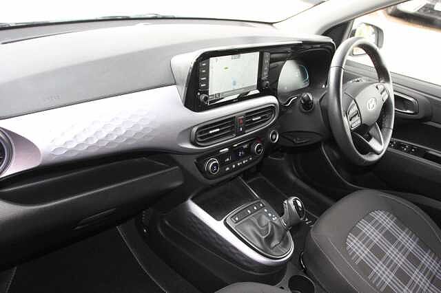 Hyundai I10 1.0 [63] Premium 5dr Auto [Nav] White