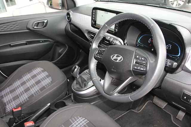 Hyundai I10 1.0 [63] Premium 5dr Auto [Nav] White