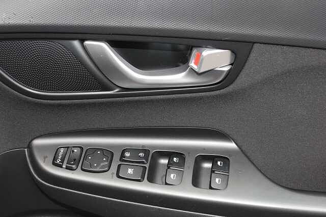 Hyundai KONA 1.6 GDi Hybrid Premium 5dr DCT Black