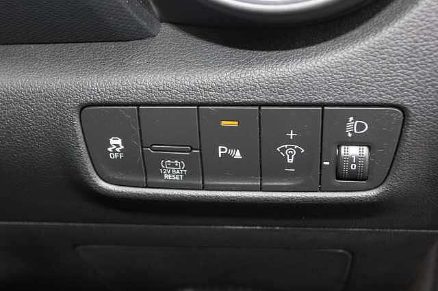 Hyundai KONA 1.6 GDi Hybrid Premium 5dr DCT Black