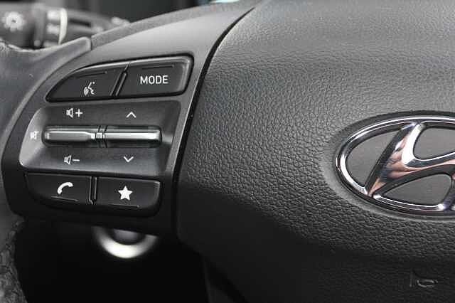 Hyundai KONA 1.6 GDi Hybrid Premium 5dr DCT Black